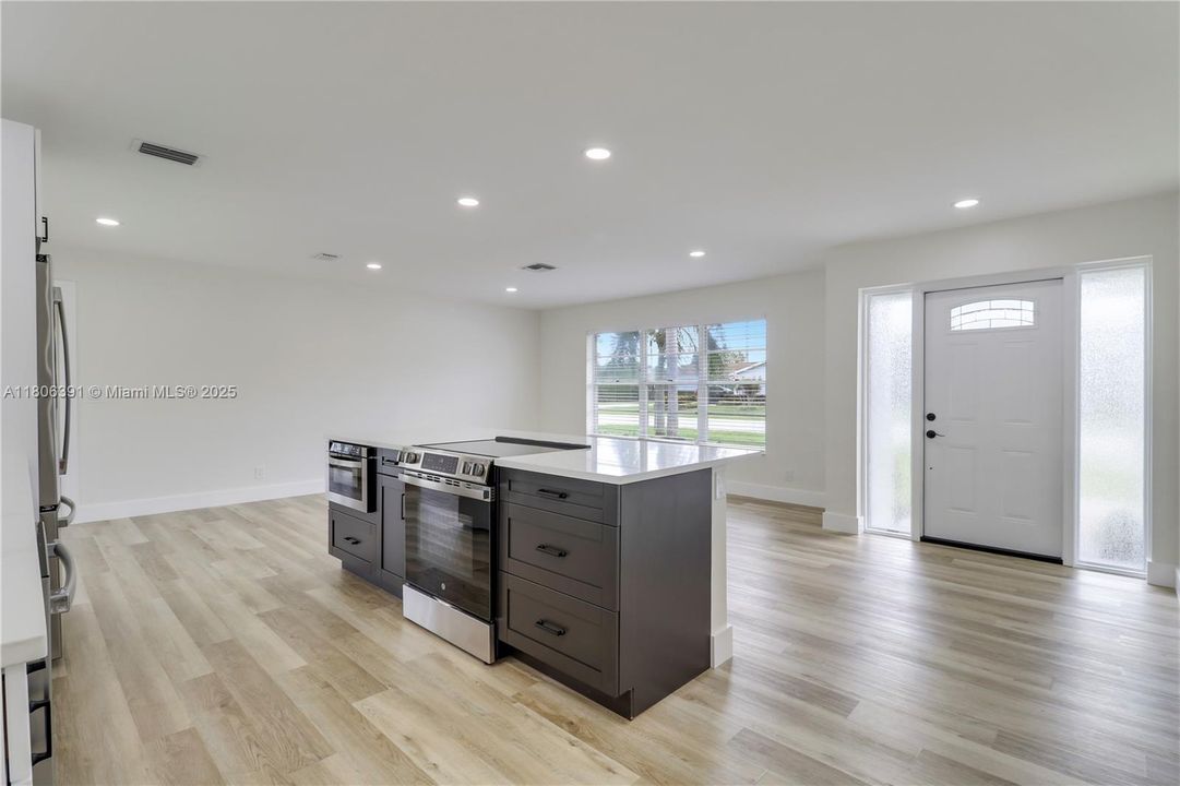 Vendido Recientemente: $769,500 (3 camas, 2 baños, 1434 Pies cuadrados)