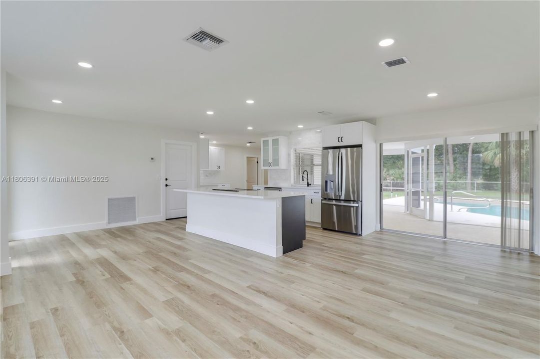 Vendido Recientemente: $769,500 (3 camas, 2 baños, 1434 Pies cuadrados)