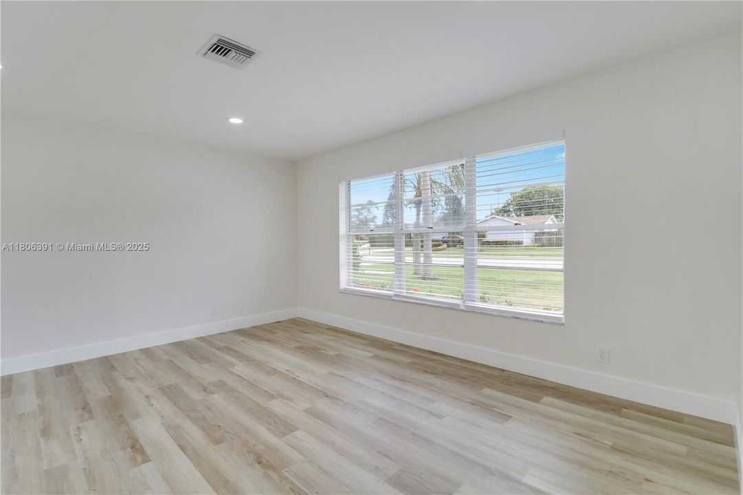 Vendido Recientemente: $769,500 (3 camas, 2 baños, 1434 Pies cuadrados)