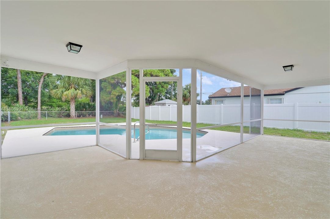 Vendido Recientemente: $769,500 (3 camas, 2 baños, 1434 Pies cuadrados)