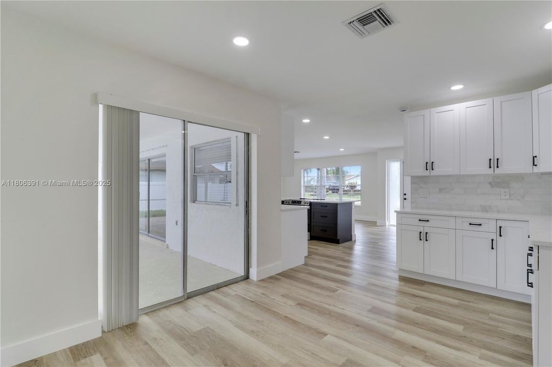 Vendido Recientemente: $769,500 (3 camas, 2 baños, 1434 Pies cuadrados)