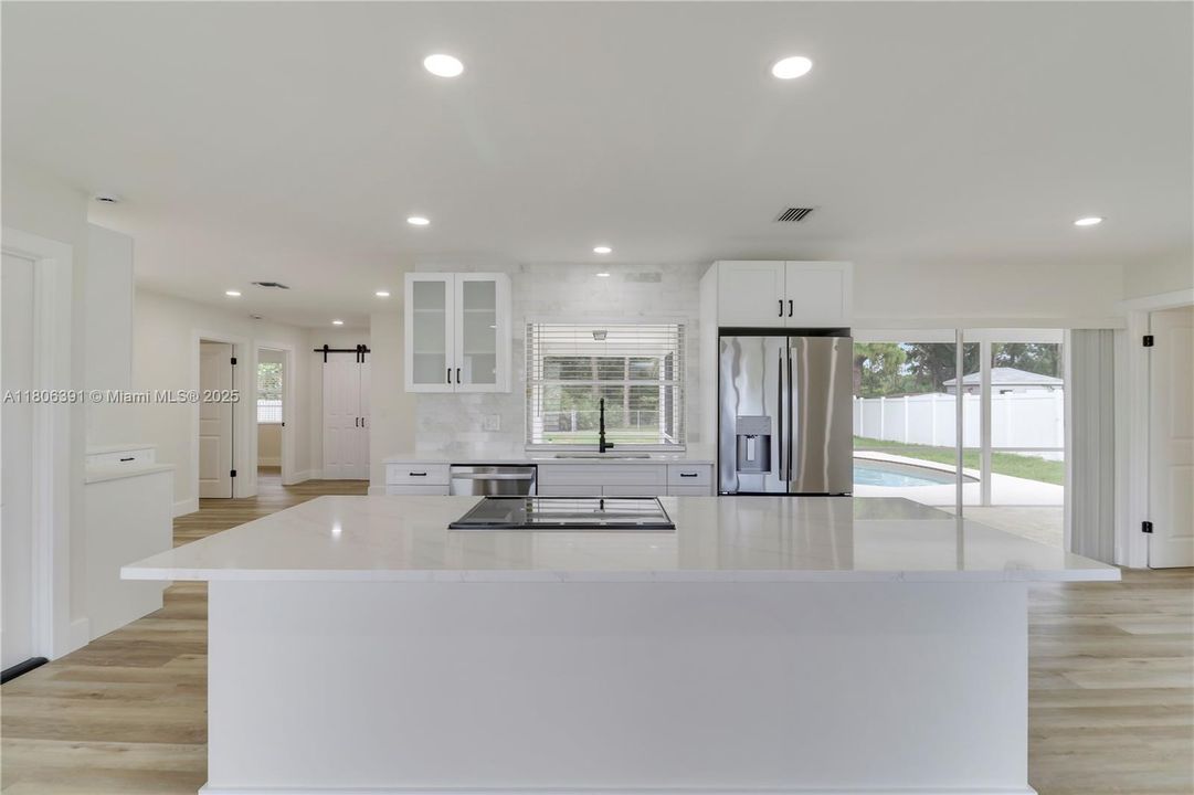 Vendido Recientemente: $769,500 (3 camas, 2 baños, 1434 Pies cuadrados)