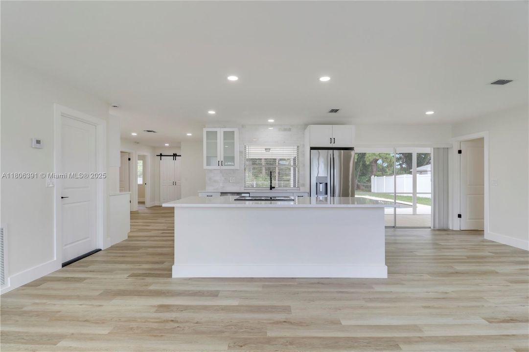 Vendido Recientemente: $769,500 (3 camas, 2 baños, 1434 Pies cuadrados)