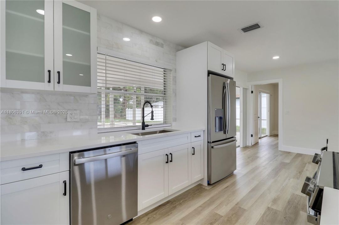 Vendido Recientemente: $769,500 (3 camas, 2 baños, 1434 Pies cuadrados)