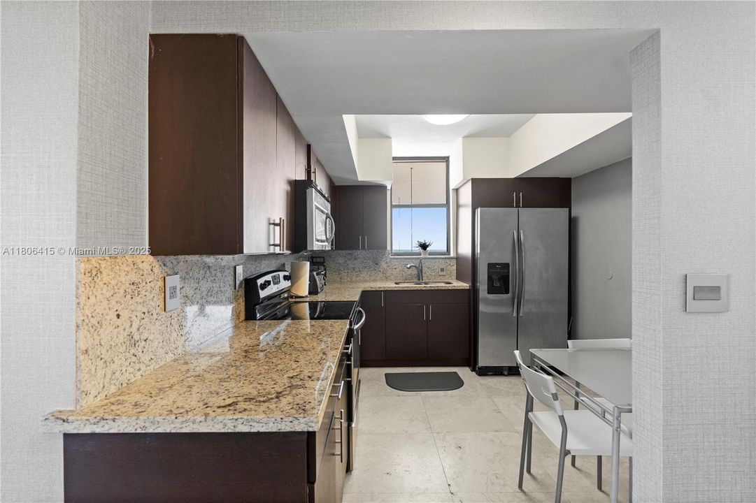 En Venta: $369,000 (2 camas, 2 baños, 1339 Pies cuadrados)