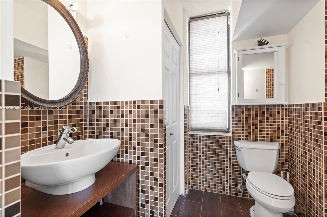 En Venta: $369,000 (2 camas, 2 baños, 1339 Pies cuadrados)