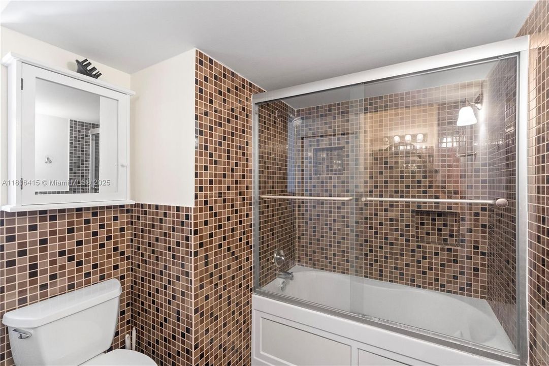 En Venta: $369,000 (2 camas, 2 baños, 1339 Pies cuadrados)