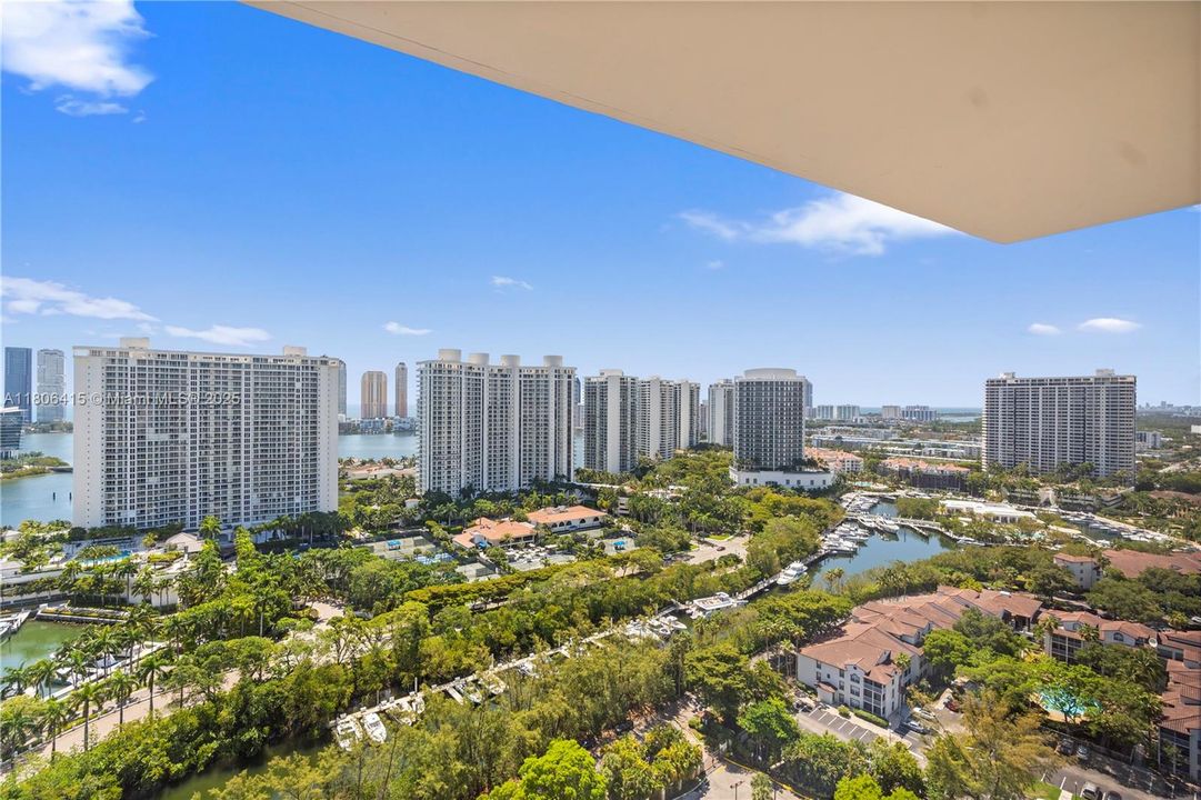 En Venta: $369,000 (2 camas, 2 baños, 1339 Pies cuadrados)