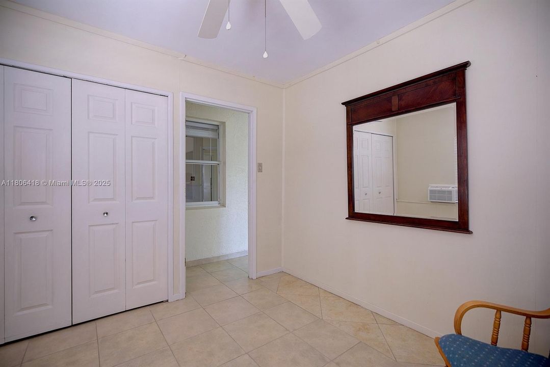 Недавно продано: $179,000 (3 спален, 2 ванн, 891 Квадратных фут)