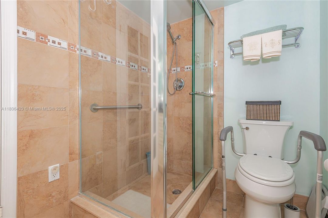 For Sale: $399,000 (2 beds, 2 baths, 1450 Square Feet)