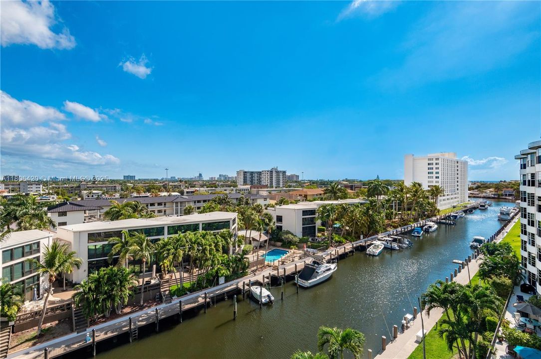 For Sale: $399,000 (2 beds, 2 baths, 1450 Square Feet)