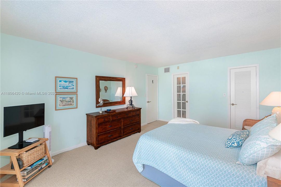 For Sale: $399,000 (2 beds, 2 baths, 1450 Square Feet)