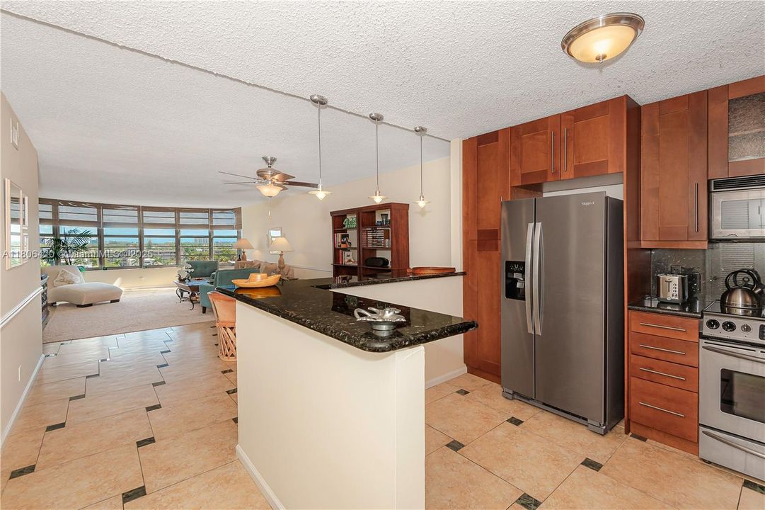 For Sale: $399,000 (2 beds, 2 baths, 1450 Square Feet)