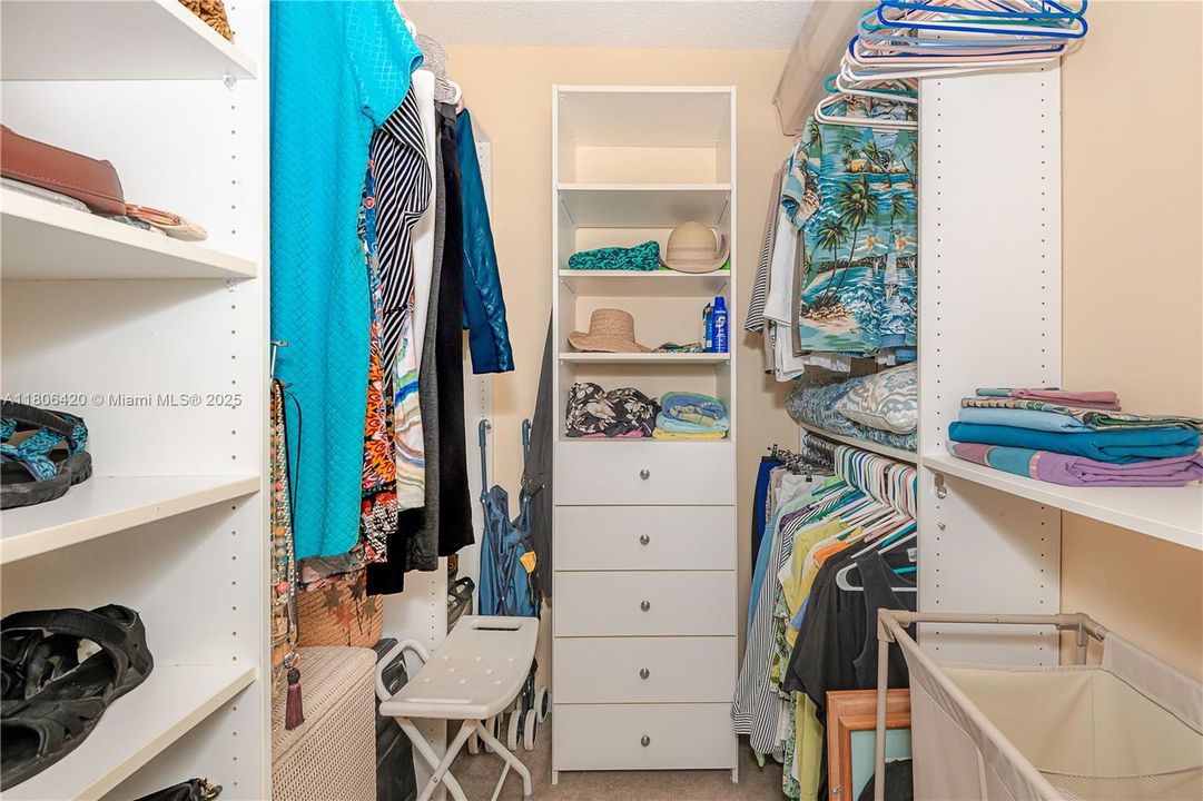 For Sale: $399,000 (2 beds, 2 baths, 1450 Square Feet)