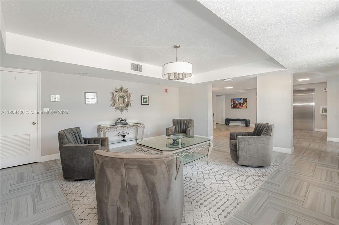 For Sale: $399,000 (2 beds, 2 baths, 1450 Square Feet)