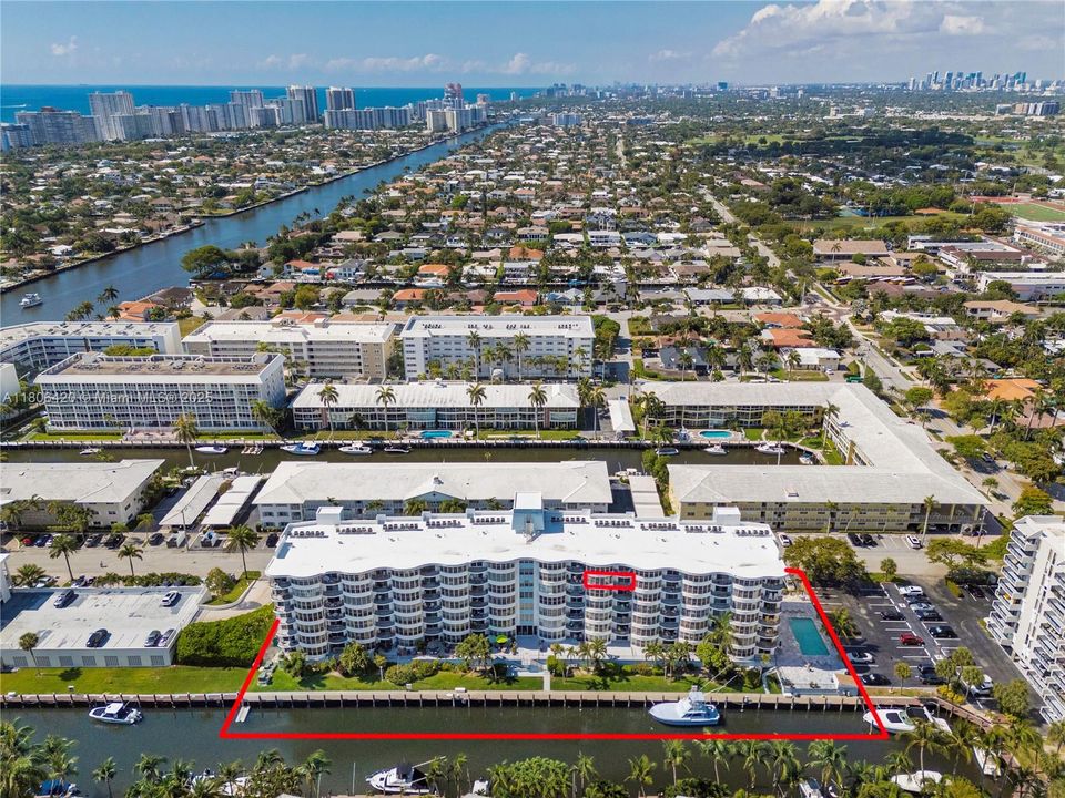 For Sale: $399,000 (2 beds, 2 baths, 1450 Square Feet)