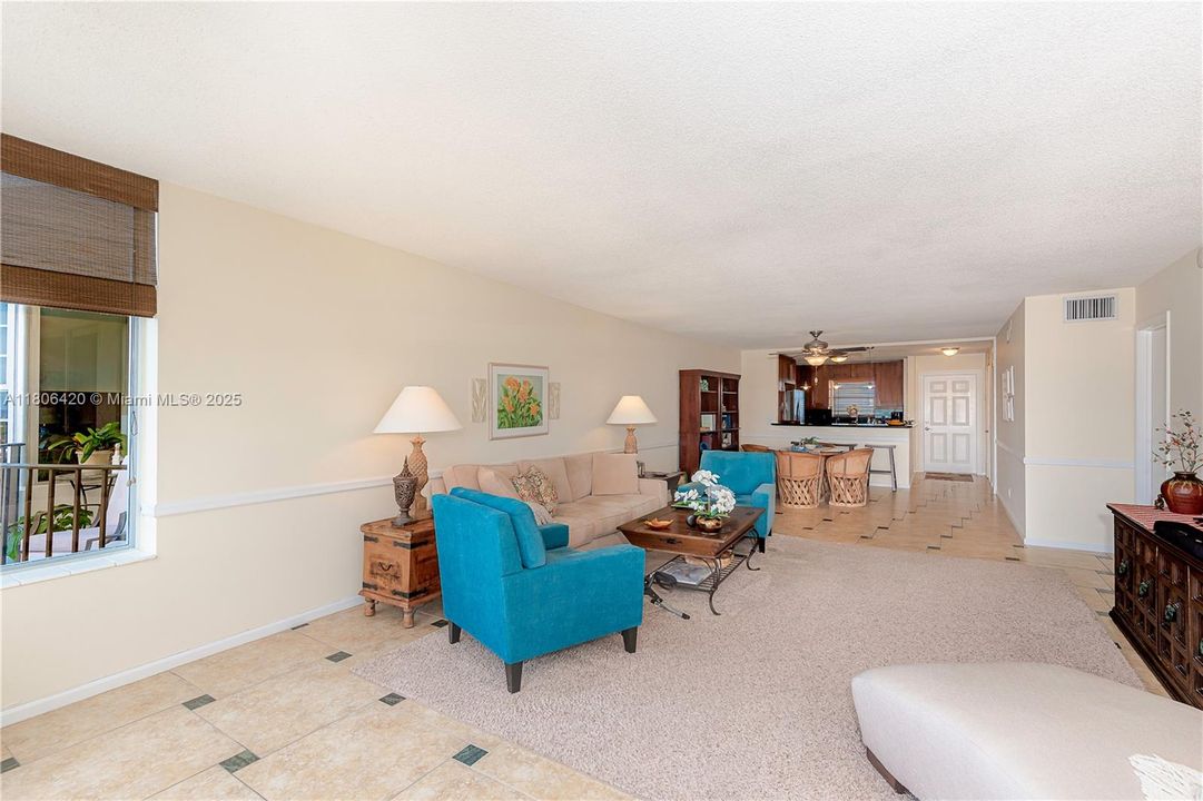 For Sale: $399,000 (2 beds, 2 baths, 1450 Square Feet)