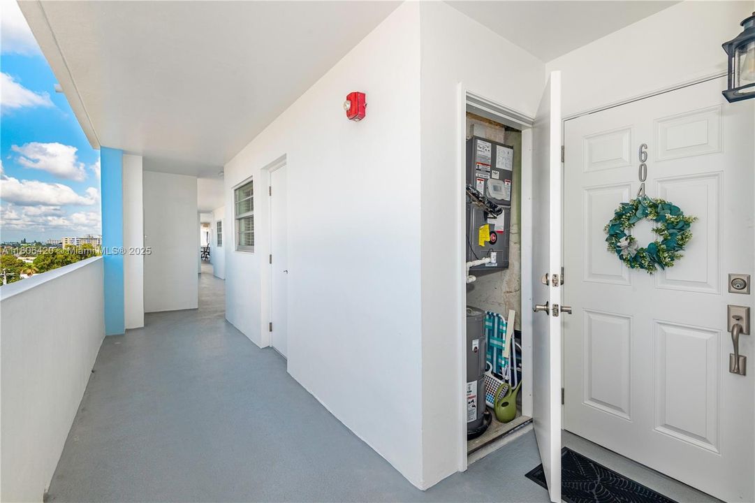 For Sale: $399,000 (2 beds, 2 baths, 1450 Square Feet)