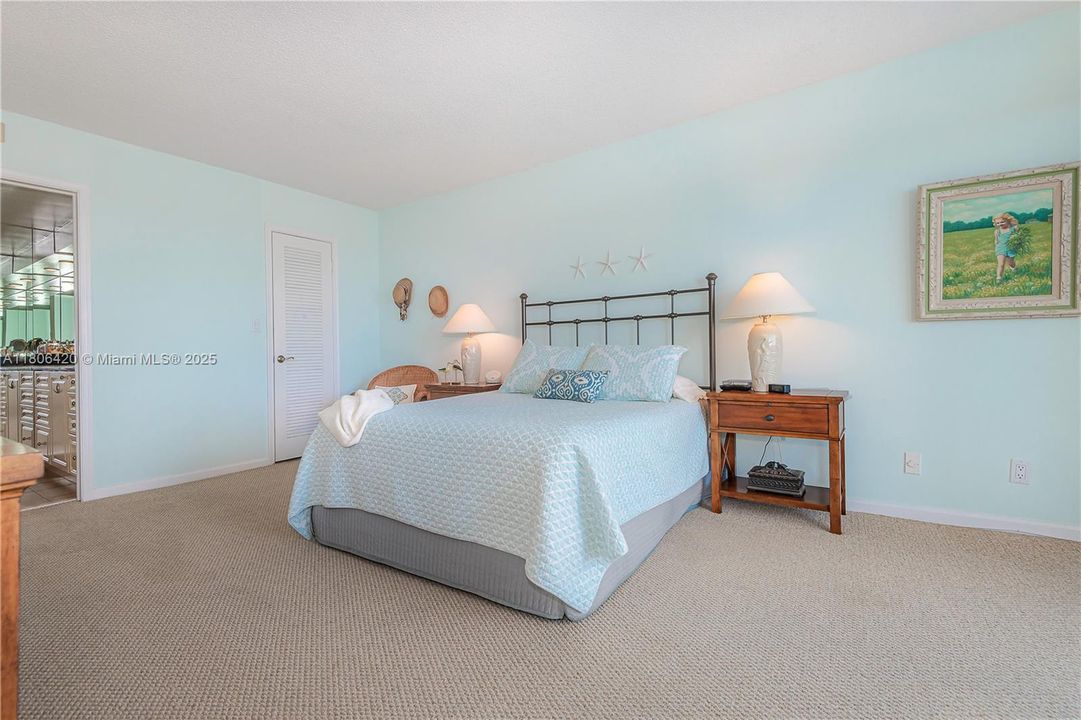 For Sale: $399,000 (2 beds, 2 baths, 1450 Square Feet)