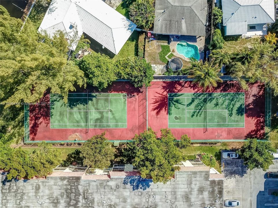 待售: $199,900 (2 贝兹, 2 浴室, 936 平方英尺)