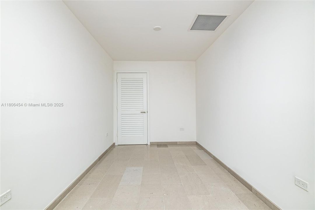 En Venta: $1,250,000 (2 camas, 2 baños, 1400 Pies cuadrados)