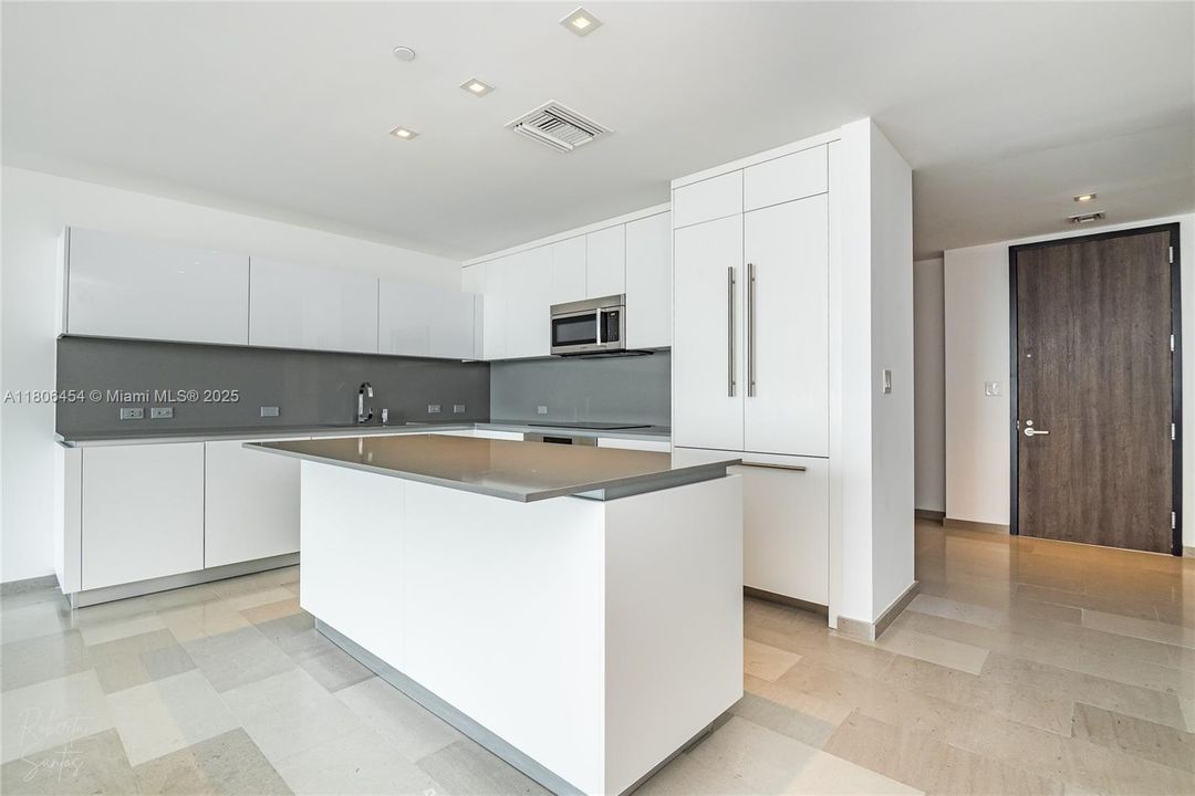 En Venta: $1,250,000 (2 camas, 2 baños, 1400 Pies cuadrados)