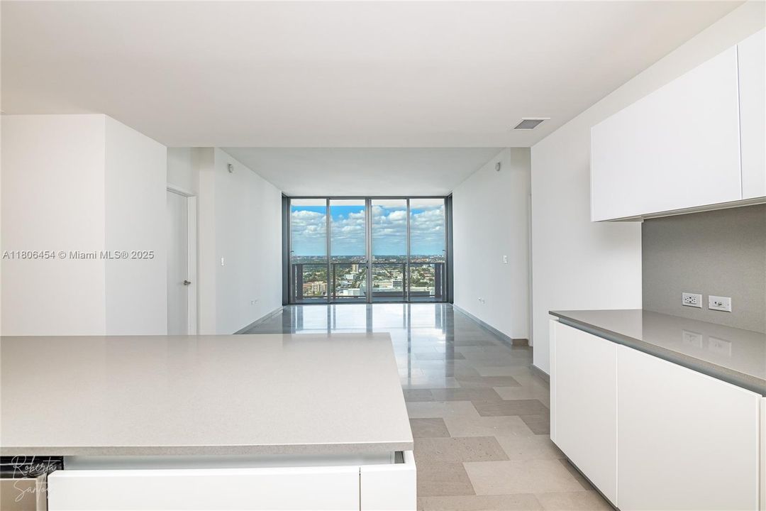 En Venta: $1,250,000 (2 camas, 2 baños, 1400 Pies cuadrados)