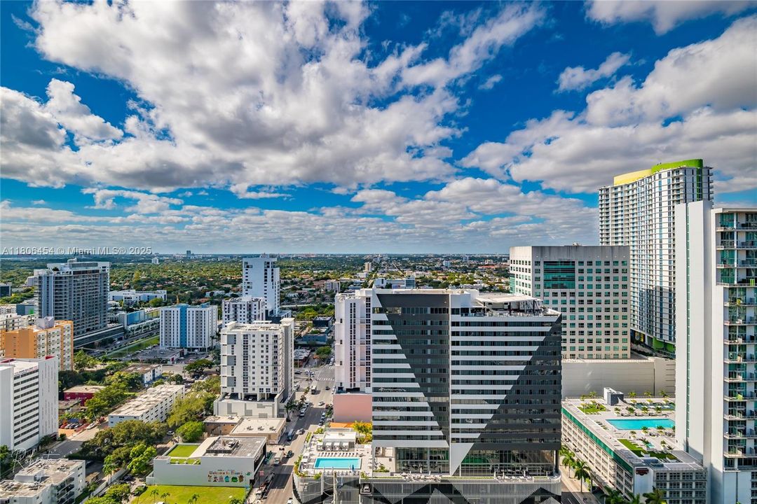 En Venta: $1,250,000 (2 camas, 2 baños, 1400 Pies cuadrados)