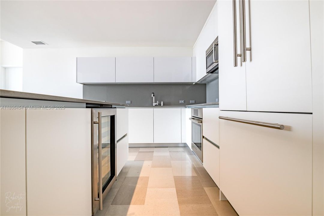 En Venta: $1,250,000 (2 camas, 2 baños, 1400 Pies cuadrados)