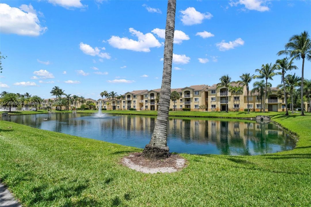 Recently Sold: $209,900 (1 beds, 1 baths, 823 Square Feet)