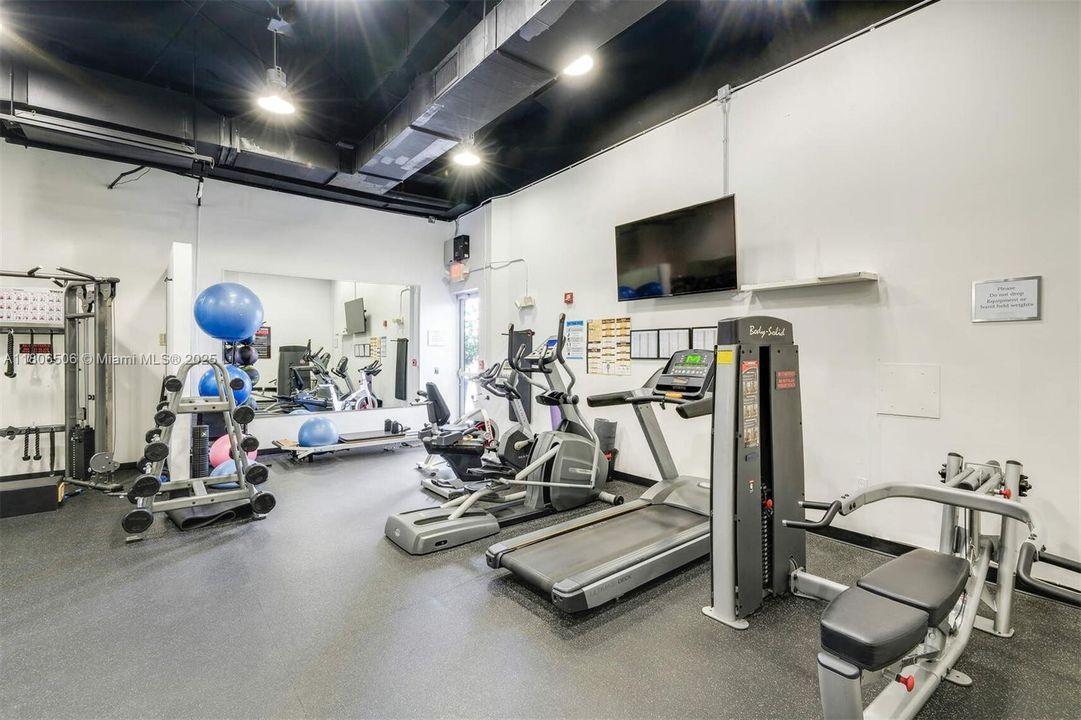 待售: $620,000 (1 贝兹, 1 浴室, 966 平方英尺)