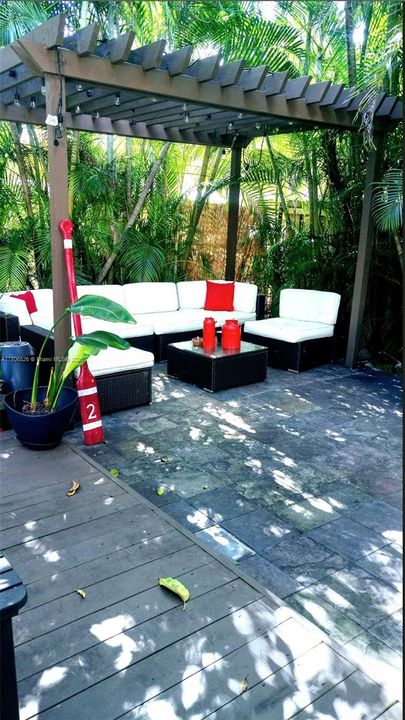 Recientemente alquilado: $5,600 (3 camas, 2 baños, 1259 Pies cuadrados)