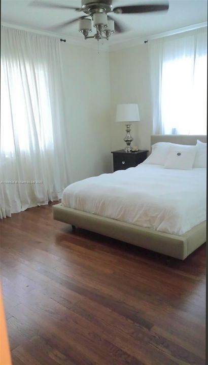 Recientemente alquilado: $5,600 (3 camas, 2 baños, 1259 Pies cuadrados)