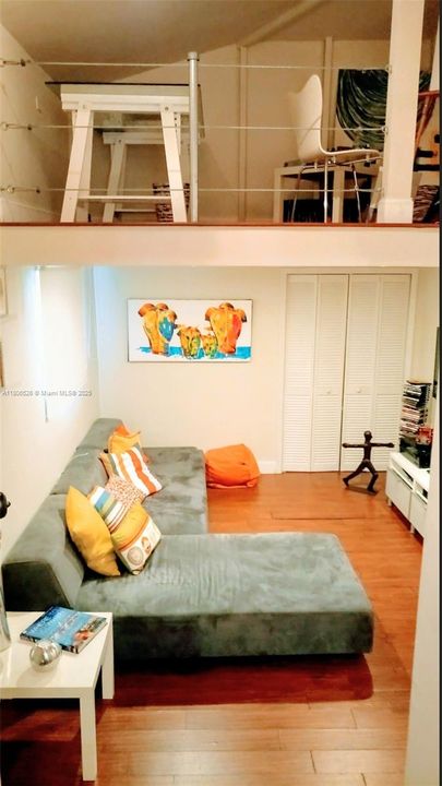 Recientemente alquilado: $5,600 (3 camas, 2 baños, 1259 Pies cuadrados)