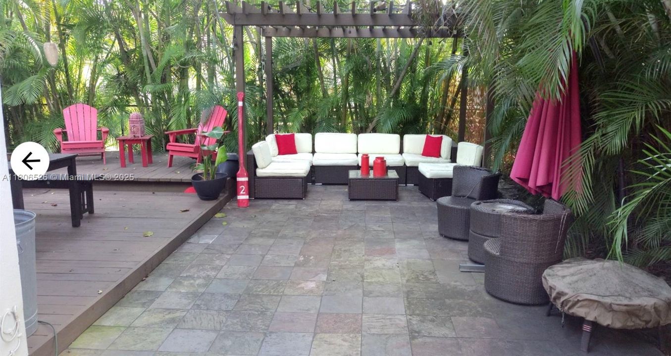 Recientemente alquilado: $5,600 (3 camas, 2 baños, 1259 Pies cuadrados)