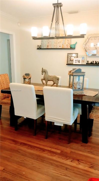 Recientemente alquilado: $5,600 (3 camas, 2 baños, 1259 Pies cuadrados)