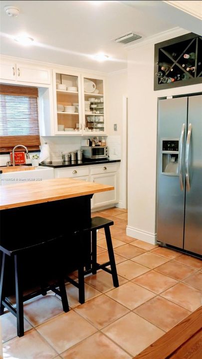 Recientemente alquilado: $5,600 (3 camas, 2 baños, 1259 Pies cuadrados)