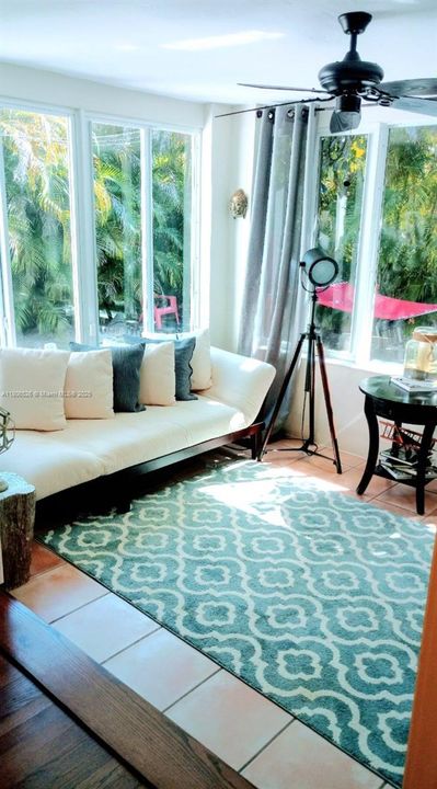 Recientemente alquilado: $5,600 (3 camas, 2 baños, 1259 Pies cuadrados)