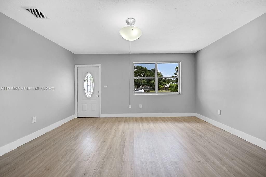 Vendido Recientemente: $624,000 (0 camas, 0 baños, 1620 Pies cuadrados)