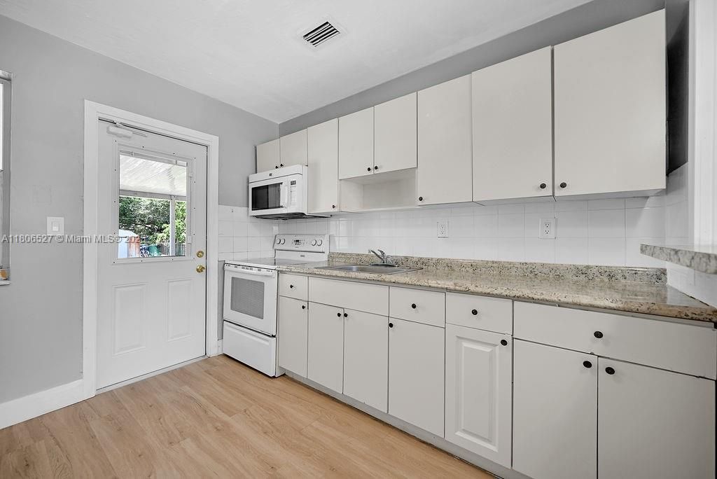 Vendido Recientemente: $624,000 (0 camas, 0 baños, 1620 Pies cuadrados)