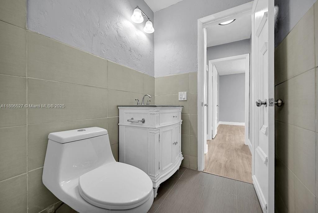 Vendido Recientemente: $624,000 (0 camas, 0 baños, 1620 Pies cuadrados)