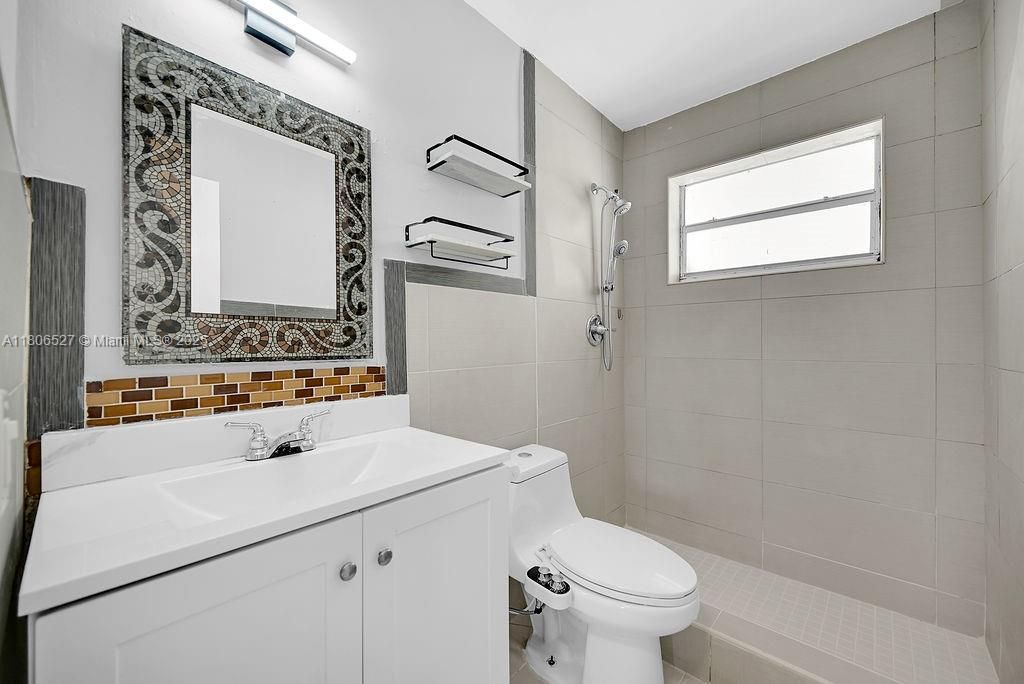 Vendido Recientemente: $624,000 (0 camas, 0 baños, 1620 Pies cuadrados)