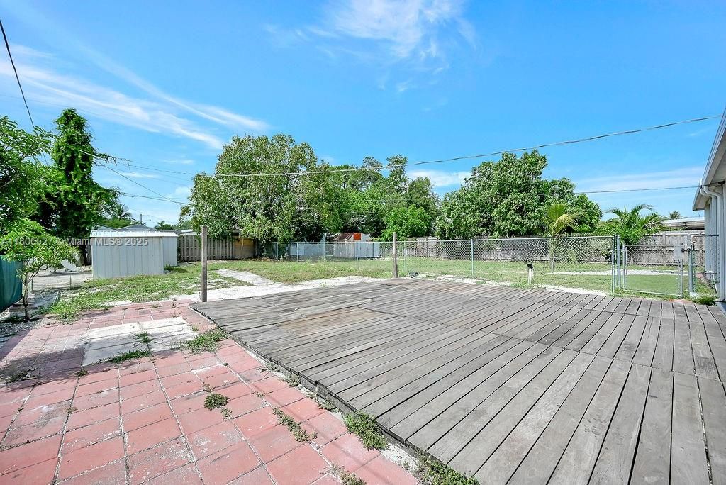 Vendido Recientemente: $624,000 (0 camas, 0 baños, 1620 Pies cuadrados)