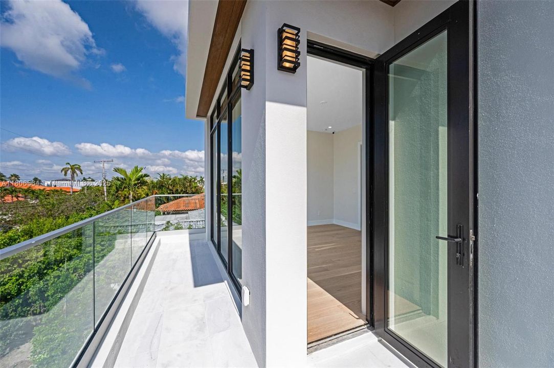 На продажу: $8,590,000 (5 спален, 5 ванн, 3587 Квадратных фут)