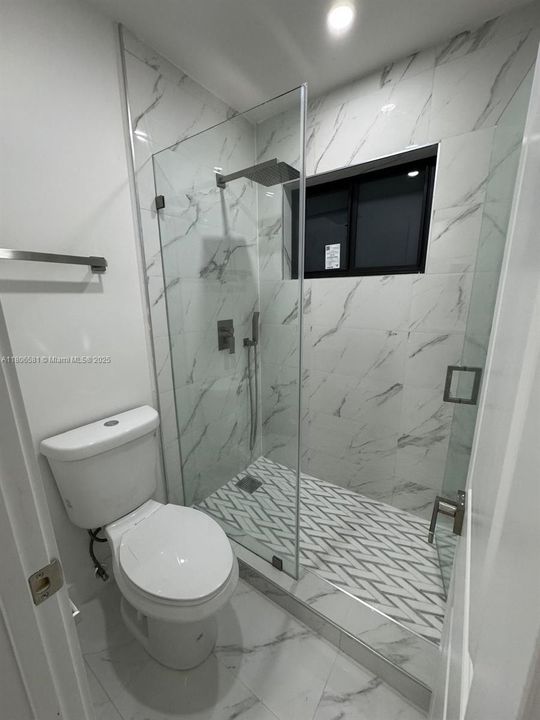 Recently Sold: $949,900 (0 beds, 0 baths, 2214 Square Feet)