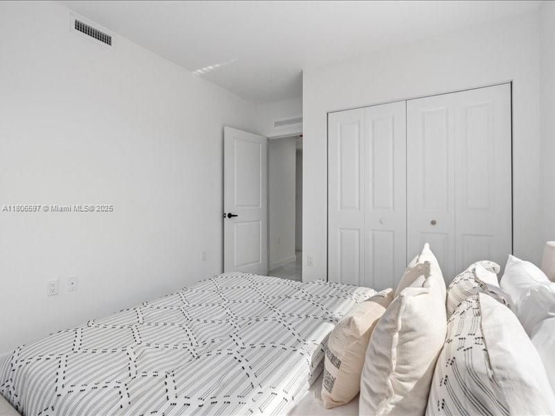 Недавно продано: $649,900 (4 спален, 3 ванн, 0 Квадратных фут)