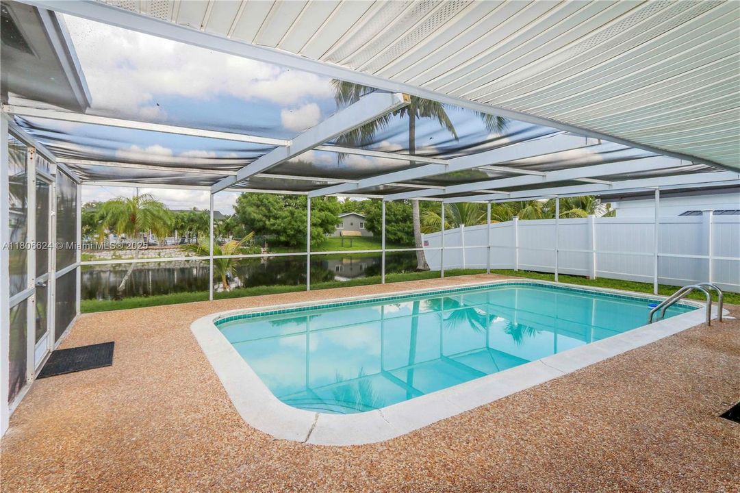 最近售出: $555,000 (3 贝兹, 2 浴室, 1580 平方英尺)