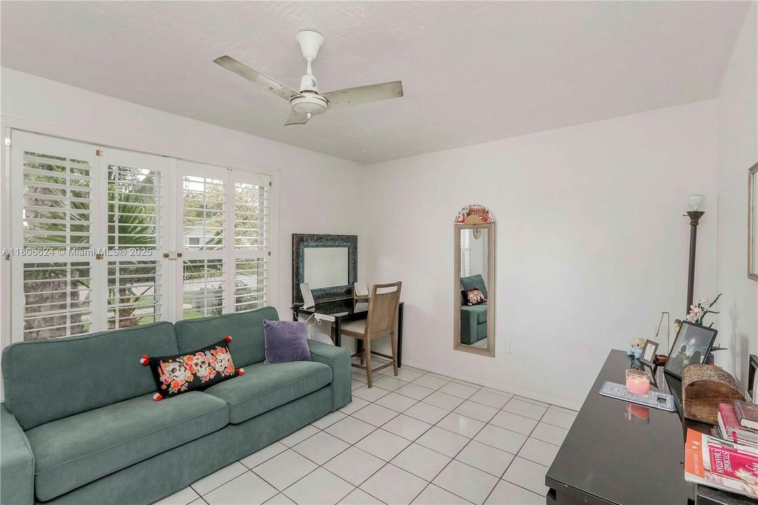 最近售出: $555,000 (3 贝兹, 2 浴室, 1580 平方英尺)