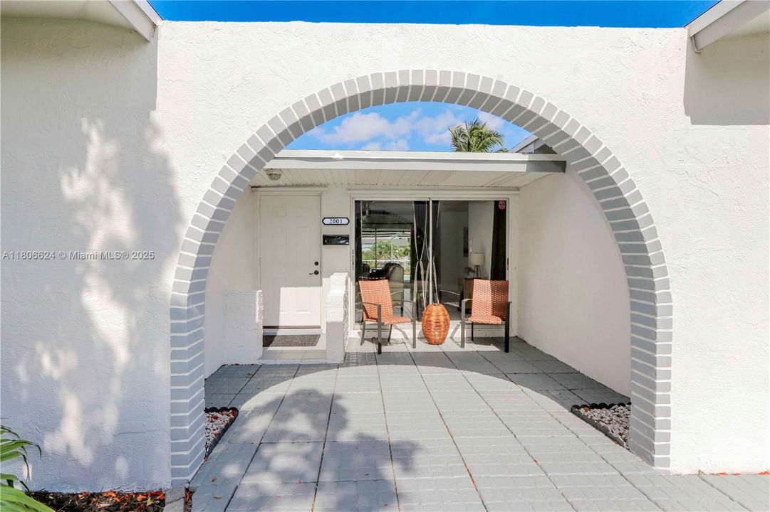 最近售出: $555,000 (3 贝兹, 2 浴室, 1580 平方英尺)