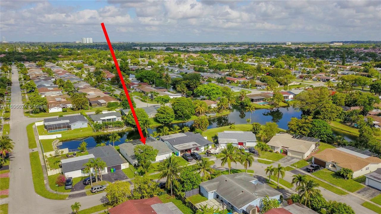 最近售出: $555,000 (3 贝兹, 2 浴室, 1580 平方英尺)